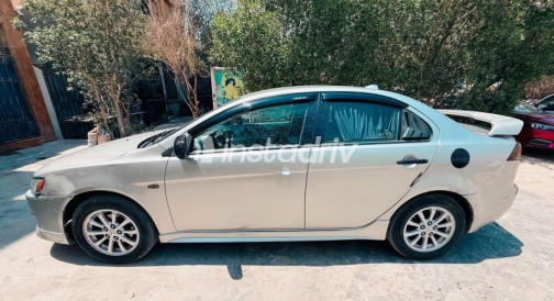 Mitsubishi Lancer 2013 Gold Automatic Used for Sale in Helwan - 6