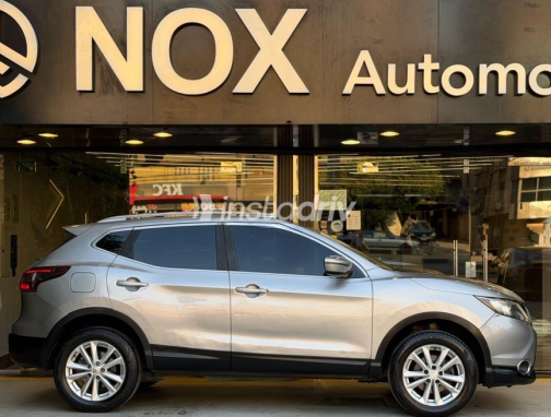 Nissan Qashqai 2017 Silver Automatic Used for Sale in Nasr city - 4
