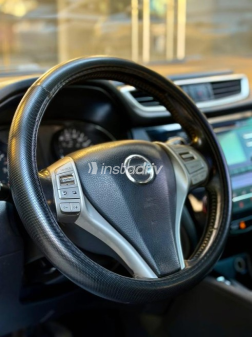 Nissan Qashqai 2017 Silver Automatic Used for Sale in Nasr city - 7