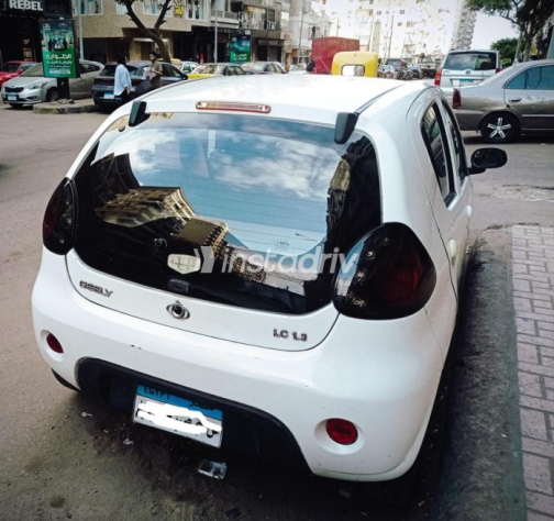 جيلي باندينو 2012 أبيض أوتوماتيك مستعملة للبيع في الإسكندرية - 3
