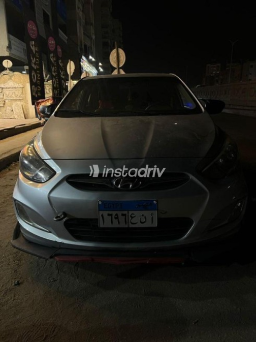 هيونداي اكسنت RB 2015 فضي أوتوماتيك مستعملة للبيع في القاهرة - 5