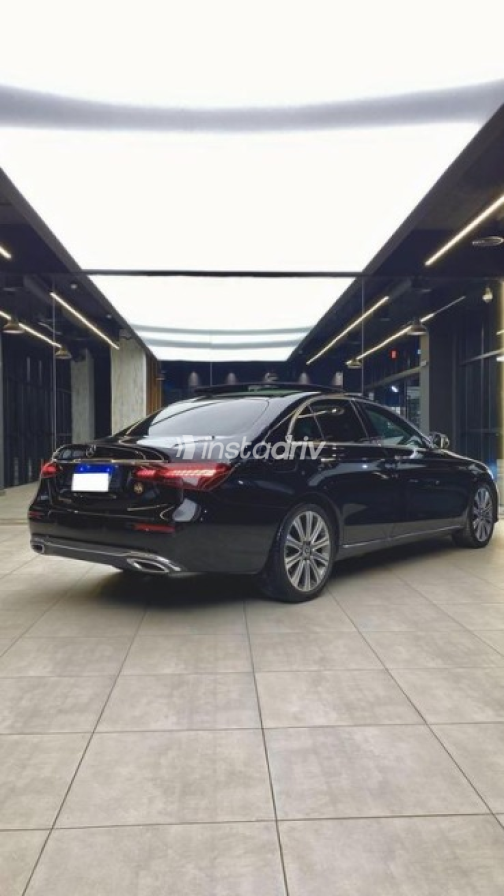 مرسيدس E 200 2023 أسود أوتوماتيك مستعملة للبيع في القطامية - 6