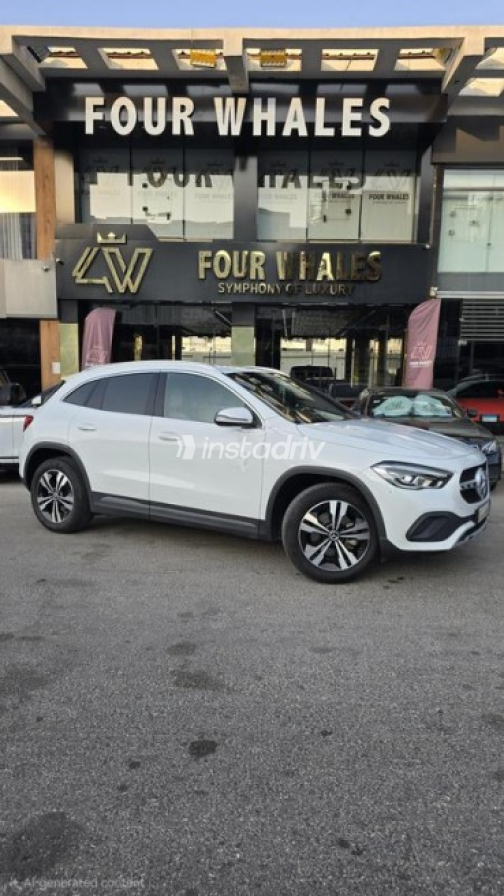 مرسيدس GLA 200 2021 أبيض أوتوماتيك مستعملة للبيع في القاهرة - 1