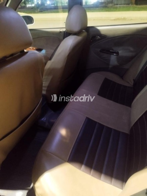 Daewoo Nubira 1 1997 White Automatic Used for Sale in Cairo - 3
