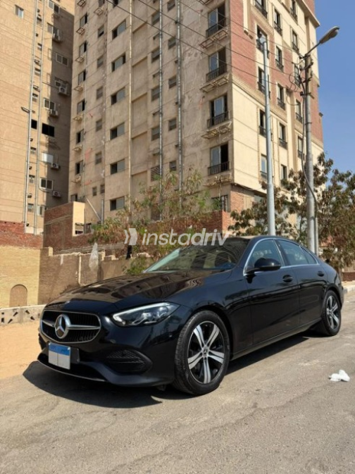 مرسيدس C 200 2022 أسود أوتوماتيك مستعملة للبيع في القاهرة - 2
