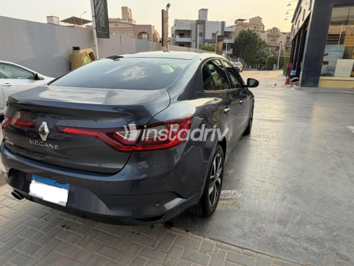 رينو ميجان 2020 أبيض أوتوماتيك مستعملة للبيع في القاهرة الكبرى ( القاهرة - الجيزة) - 4