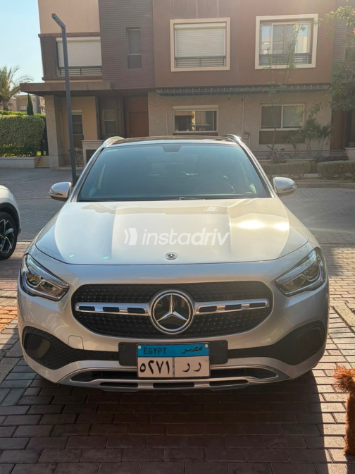 Mercedes GLA 200 2023 Silver Automatic Used for Sale in Greater Cairo ( Cairo + Giza) - 6