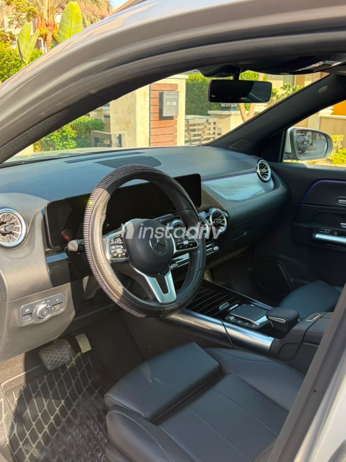 Mercedes GLA 200 2023 Silver Automatic Used for Sale in Greater Cairo ( Cairo + Giza) - 8