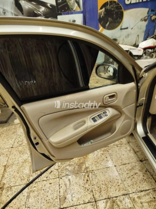 نيسان صنى 2012 برونزي أوتوماتيك مستعملة للبيع في الباجور - 2
