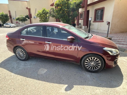 Suzuki Ciaz 2015 Red Automatic Used for Sale in Maadi - 2