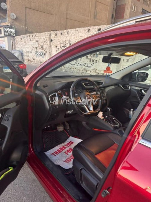 Nissan Qashqai 2021 Red Automatic Used for Sale in Maadi - 3