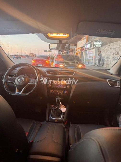 Nissan Qashqai 2021 Red Automatic Used for Sale in Maadi - 4