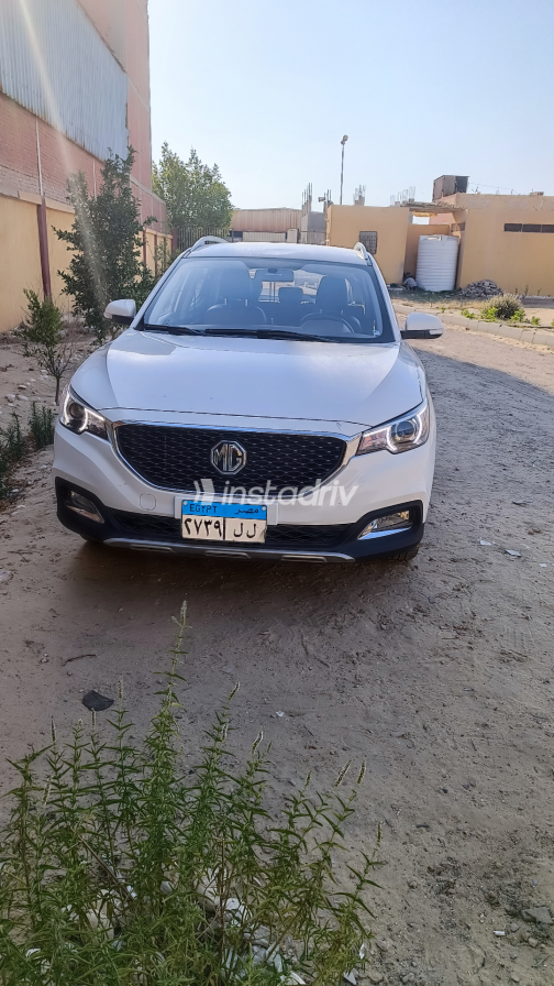 ام جى ZS 2023 أبيض أوتوماتيك مستعملة للبيع في القاهرة الكبرى ( القاهرة - الجيزة) - 9
