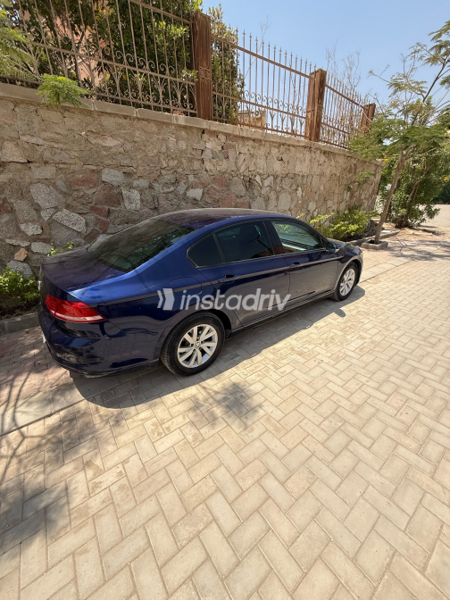 Volkswagen Passat 2018 Blue Automatic Used for Sale in Greater Cairo ( Cairo + Giza) - 4