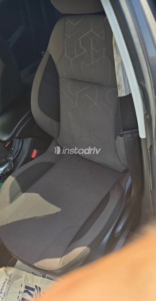 Peugeot 2008 2015 Gray Automatic Used for Sale in Greater Cairo ( Cairo + Giza) - 8