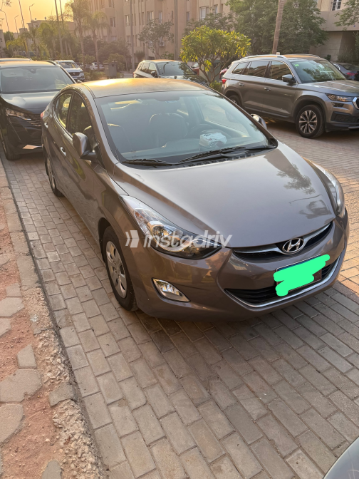 Hyundai Elantra MD 2013 Bronze Automatic Used for Sale in Greater Cairo ( Cairo + Giza) - 3