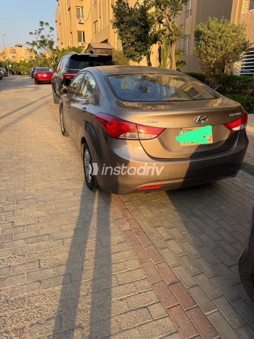 Hyundai Elantra MD 2013 Bronze Automatic Used for Sale in Greater Cairo ( Cairo + Giza) - 6