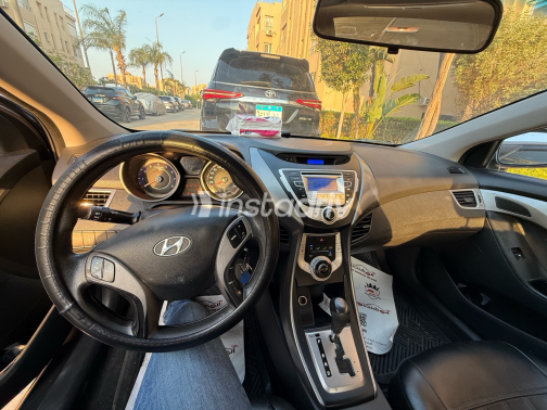 Hyundai Elantra MD 2013 Bronze Automatic Used for Sale in Greater Cairo ( Cairo + Giza) - 8