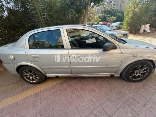 Opel Astra 2003 Silver Automatic Used for Sale in Greater Cairo ( Cairo + Giza) - 1
