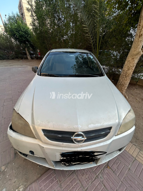 Opel Astra 2003 Silver Automatic Used for Sale in Greater Cairo ( Cairo + Giza) - 3