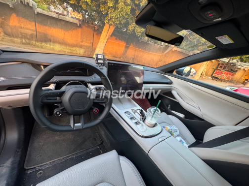 xiaomi SU7 2025 Gray Automatic Used for Sale in Greater Cairo ( Cairo + Giza) - 7