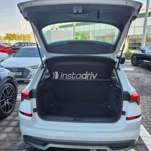 Skoda Kamiq 2023 White Automatic Used for Sale in Greater Cairo ( Cairo + Giza) - 3
