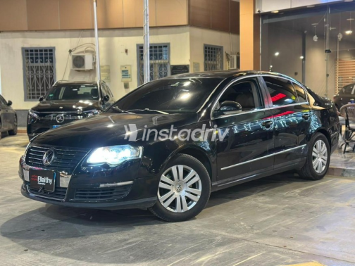 Volkswagen Passat 2009 Black Automatic Used for Sale in Cairo - 2