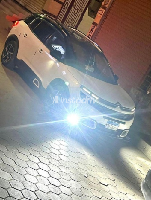 سيتروين C5 2022 أبيض أوتوماتيك مستعملة للبيع في الزقازيق - 1