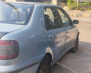 فيات سينا 2002 أزرق أوتوماتيك مستعملة للبيع في القاهرة