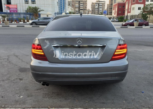 مرسيدس C 180 2013 رمادي غامق أوتوماتيك مستعملة للبيع في مدينة نصر - 5