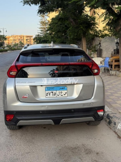 Mitsubishi Xpander Cross 2020 Silver Automatic Used for Sale in Alexandria - 4