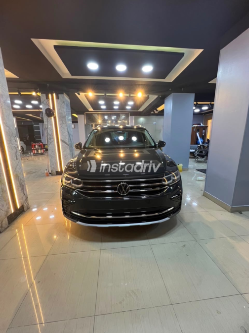 Volkswagen Tiguan 2021 Gray Automatic Used for Sale in Greater Cairo ( Cairo + Giza) - 9