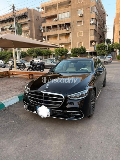 مرسيدس S 500 2021 أسود أوتوماتيك مستعملة للبيع في القاهرة الكبرى ( القاهرة - الجيزة) - 4