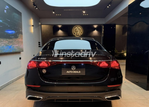مرسيدس E 200 2026 أسود أوتوماتيك مستعملة للبيع في القاهرة - 6