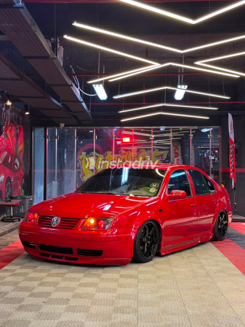 Volkswagen Bora 2001 Red Automatic Used for Sale in Greater Cairo ( Cairo + Giza) - 3