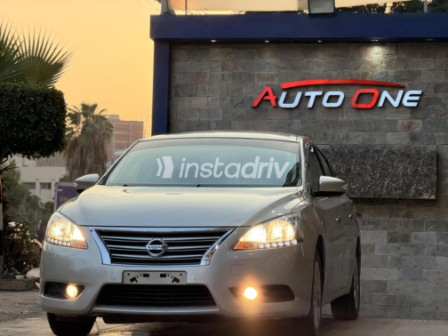 Nissan Sentra 2019 Gold Automatic Used for Sale in Cairo - 3
