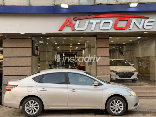 Nissan Sentra 2019 Gold Automatic Used for Sale in Cairo - 7
