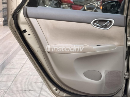 Nissan Sentra 2019 Gold Automatic Used for Sale in Cairo - 10
