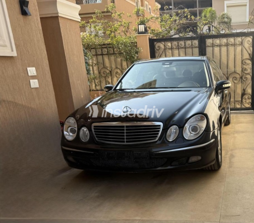 Mercedes E 350 2005 Black Automatic Used for Sale in Cairo - 2
