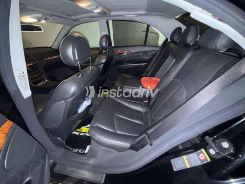 Mercedes E 350 2005 Black Automatic Used for Sale in Cairo - 7