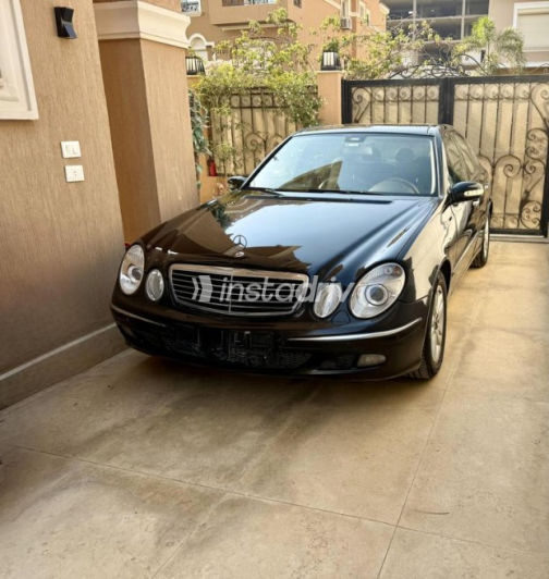 Mercedes E 350 2005 Black Automatic Used for Sale in Cairo - 8