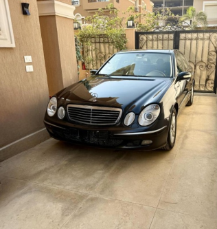 Mercedes E 350 2005 Black Automatic Used for Sale in Cairo