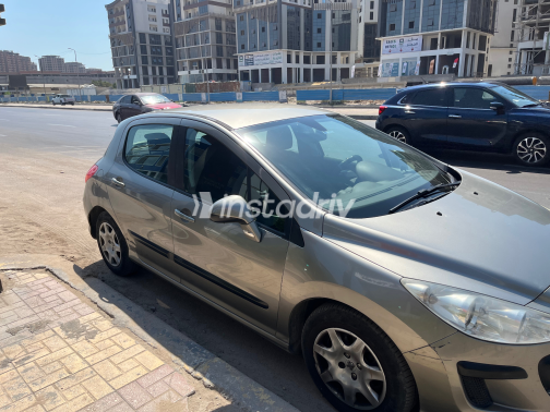 Peugeot 308 2011 Champagne Automatic Used for Sale in Greater Cairo ( Cairo + Giza) - 3