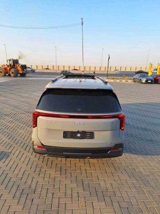 Kia Carnival 2025 Beige Automatic Used for Sale in Greater Cairo ( Cairo + Giza)