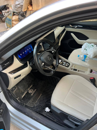 Skoda Octavia A8 2021 Silver Automatic Used for Sale in Greater Cairo ( Cairo + Giza)