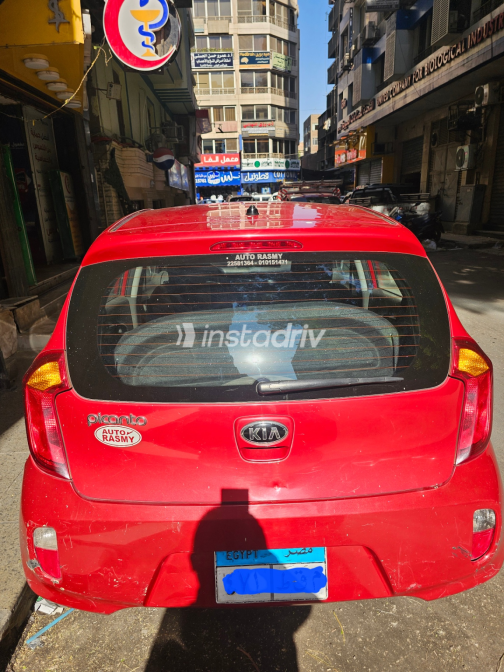 Kia Picanto 2015 Red Automatic Used for Sale in Greater Cairo ( Cairo + Giza) - 3