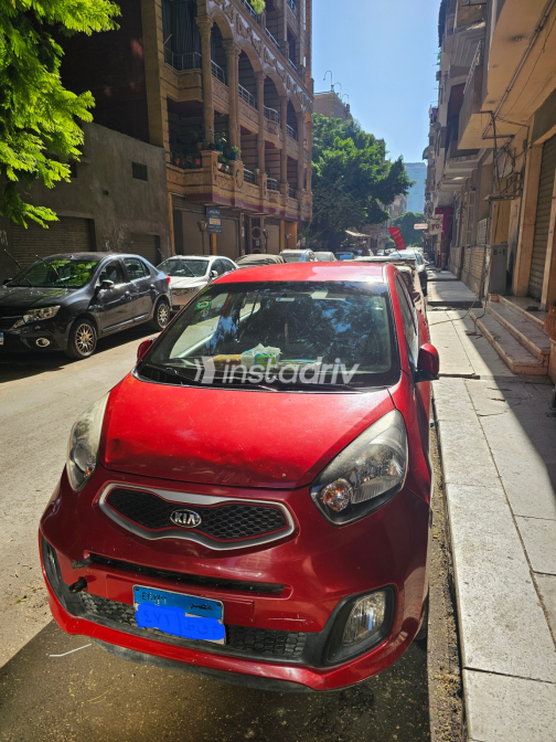 Kia Picanto 2015 Red Automatic Used for Sale in Greater Cairo ( Cairo + Giza) - 6