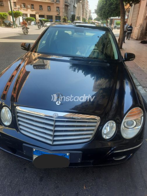 مرسيدس E 200 2009 أسود أوتوماتيك مستعملة للبيع في القاهرة الكبرى ( القاهرة - الجيزة) - 1