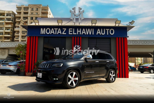 Jeep Grand Cherokee 2014 Black Automatic Used for Sale in Nasr city - 2