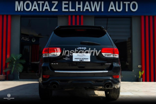 Jeep Grand Cherokee 2014 Black Automatic Used for Sale in Nasr city - 5